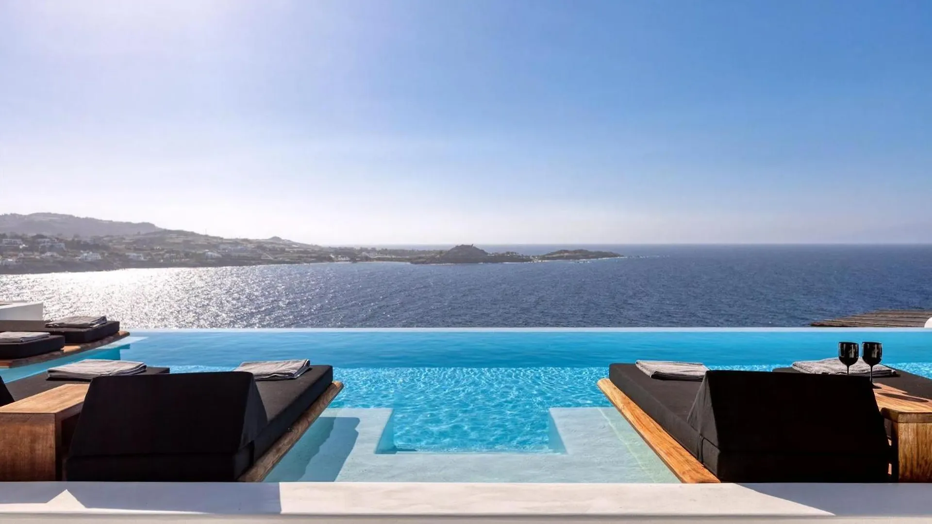 Phenomenal Mykonos Villa 6 Bedrooms Villa Paradise View Panoramic Sea Views Private Infinity Pool Psarou Beach Grækenland